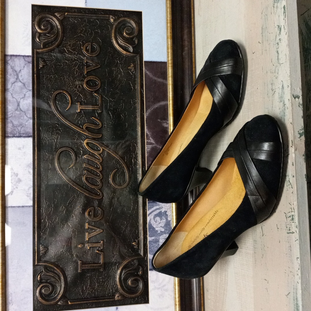 Softspots Black Leather/Suede Heels